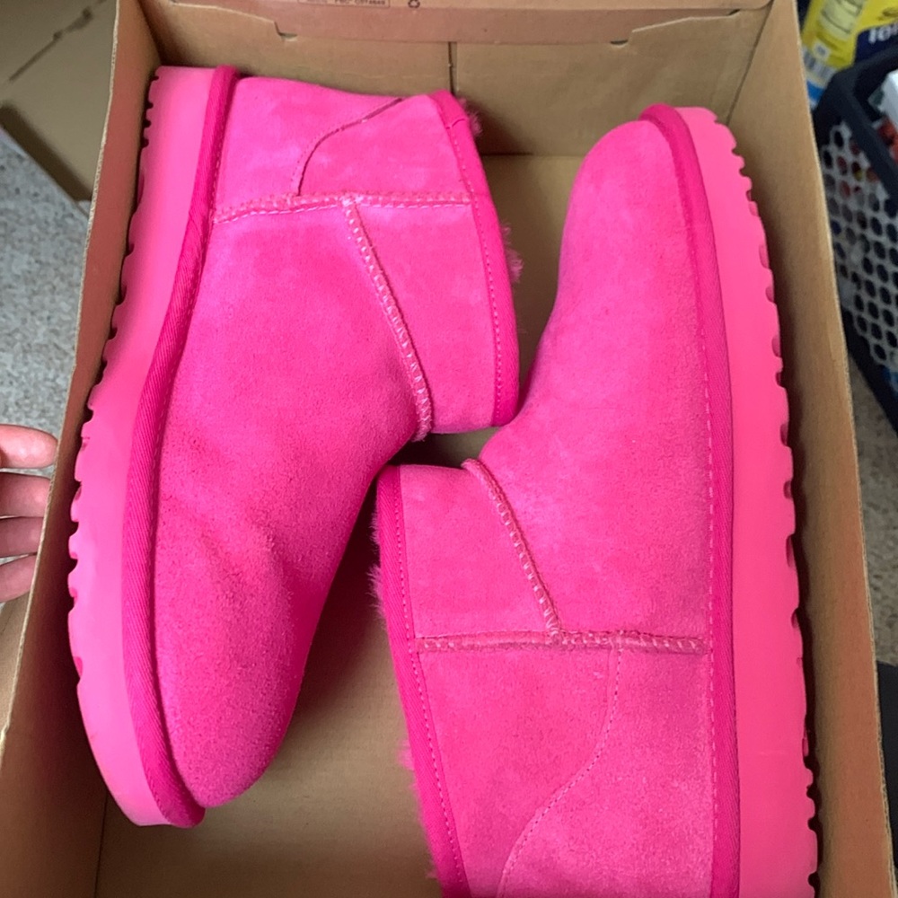 Ugh ultra mini Taffy Pink ordered a 10 but is actually Womens 12 or Men’s 10